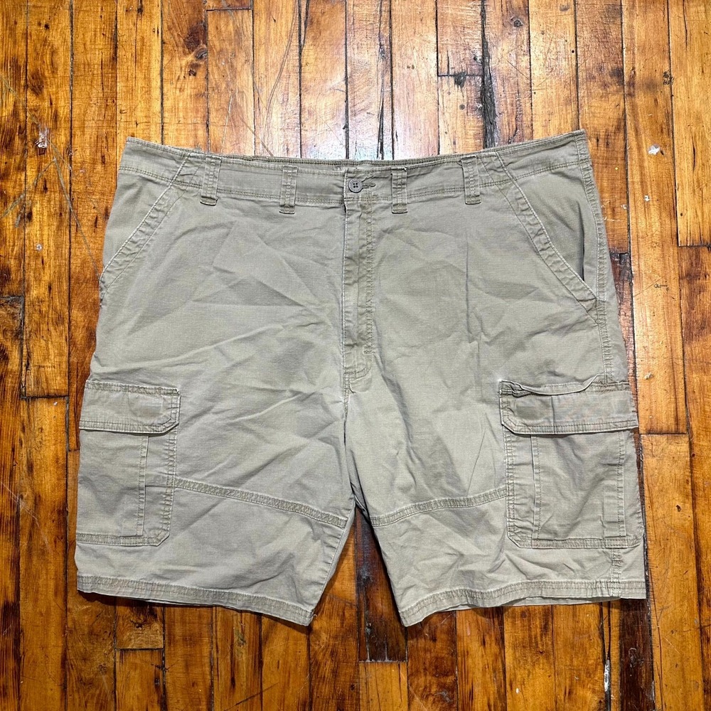 Wrangler Authentics Cargo Shorts Men's Size 46 Khaki Flat Front Stretch Outdoor